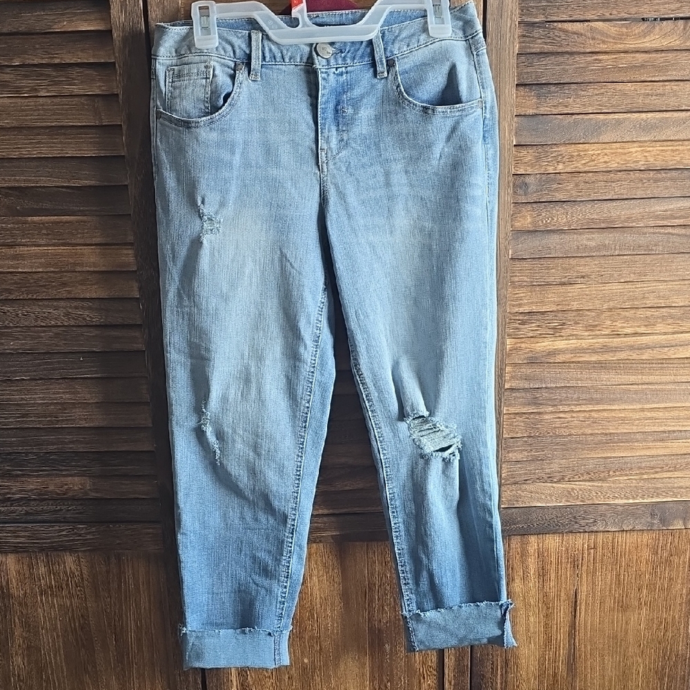 1822 Denim Light Blue Boyfriend Capri Jeans